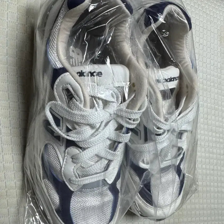 [BUNJANG] New Balance M992EC Sneakers / 뉴발란스 M992EC