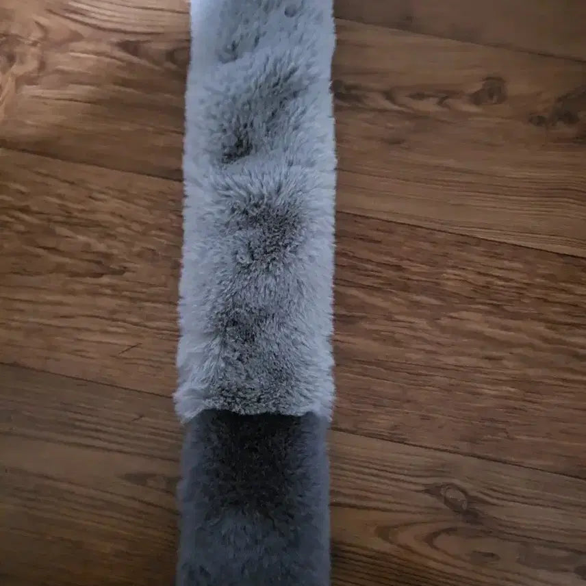 [BUNJANG] Gray Fur Neck Warmer / 회색 퍼 넥워머 자석스타일