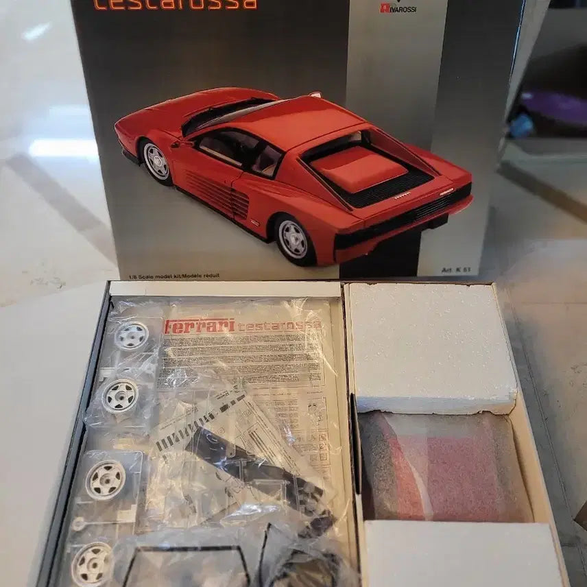 [BUNJANG] Pocher Ferrari Testarossa 1/8 Scale Model Kit / 1/8 pocher 포커 테스타로사 미조립 분양해요