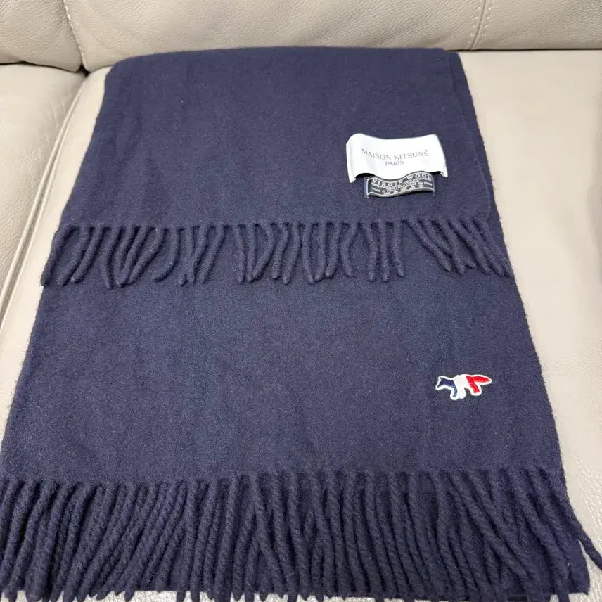 [BUNJANG] Maison Kitsune Fox Logo Navy Muffler / 메종키츠네 폭스 로고 네이비 머플러