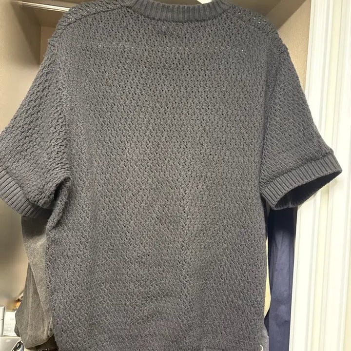 [BUNJANG] ILLIT Black Knit Sweater (M Size) / 인사일러스 반팔 니트 스웨터 블랙 m사이즈