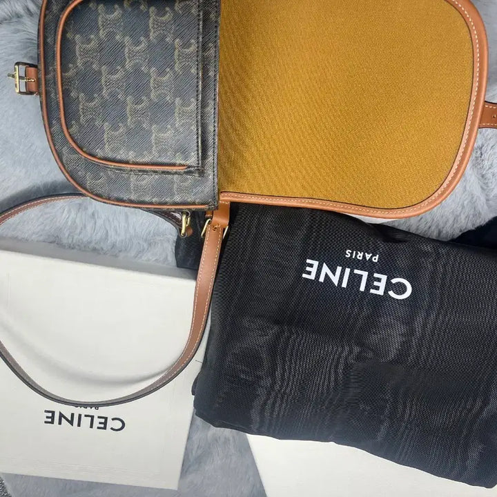 [BUNJANG] Celine Folco Saddlebag / 셀린 폴코 새들백