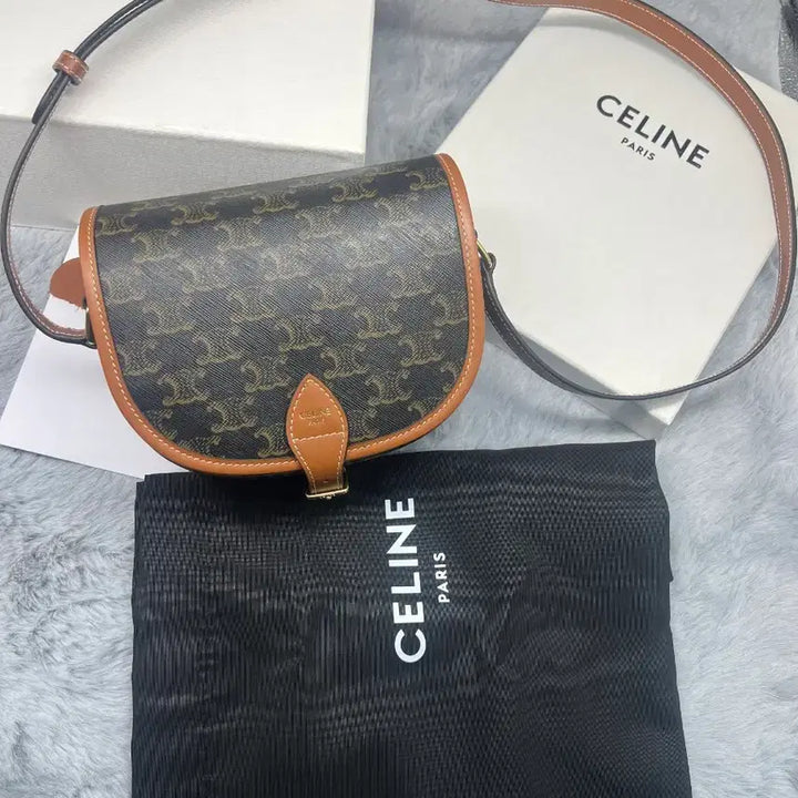 [BUNJANG] Celine Folco Saddlebag / 셀린 폴코 새들백