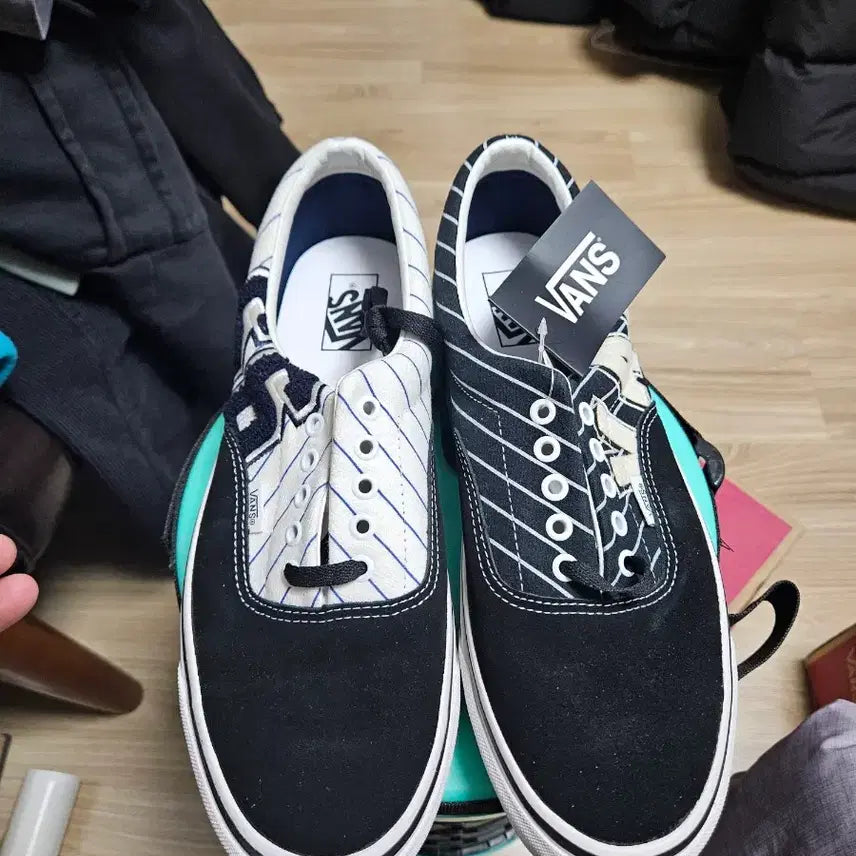 [BUNJANG] Vans Authentic Black Lettering Sneakers / 반스 어센틱 블랙 레터링 새상품