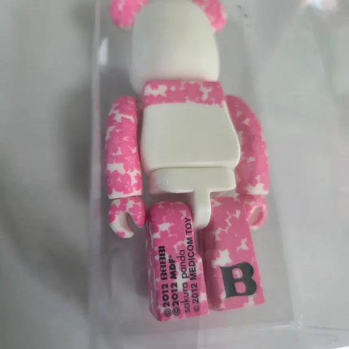 [BUNJANG] BABBI Sakura Panda Bearbrick 100% Figure / 베어브릭 100% 곧봄이옵니다. babbi 사쿠라 팬더 개봉팝니다.