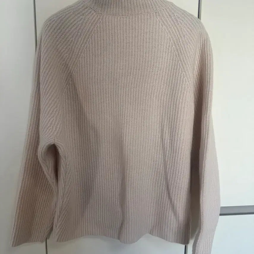 [BUNJANG] Lovemin Gabriel Turtleneck Ecru Cream / 러브민 가브리엘 터틀넥 에크루크림