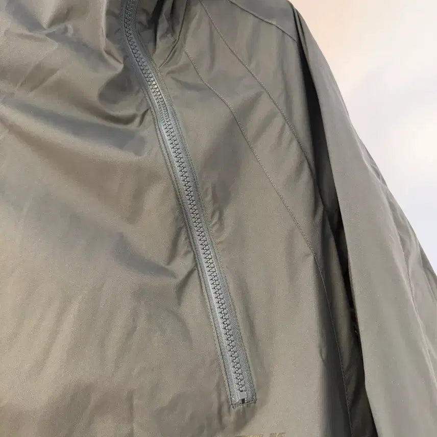 [BUNJANG] D.TT.K Windbreaker (Size L) / (1+1판매)D.TT.K 데토케이 바람막이 사이즈L 신품급