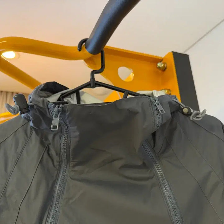 [BUNJANG] D.TT.K Windbreaker (Size L) / (1+1판매)D.TT.K 데토케이 바람막이 사이즈L 신품급