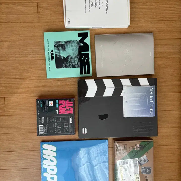 BTS 팬클럽 키트, 진 뷔 제이홉 RM 지민 솔로앨범 일부 미개봉 포함