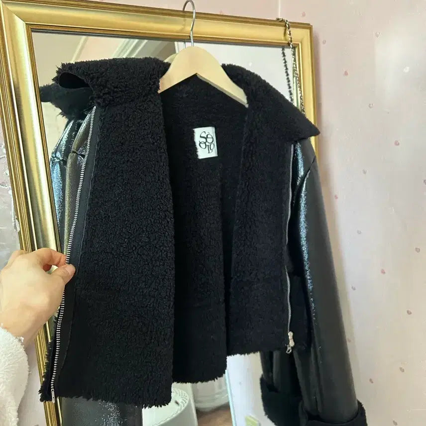 [BUNJANG] Enamel Fleece Jacket / 에나멜양털집업자켓