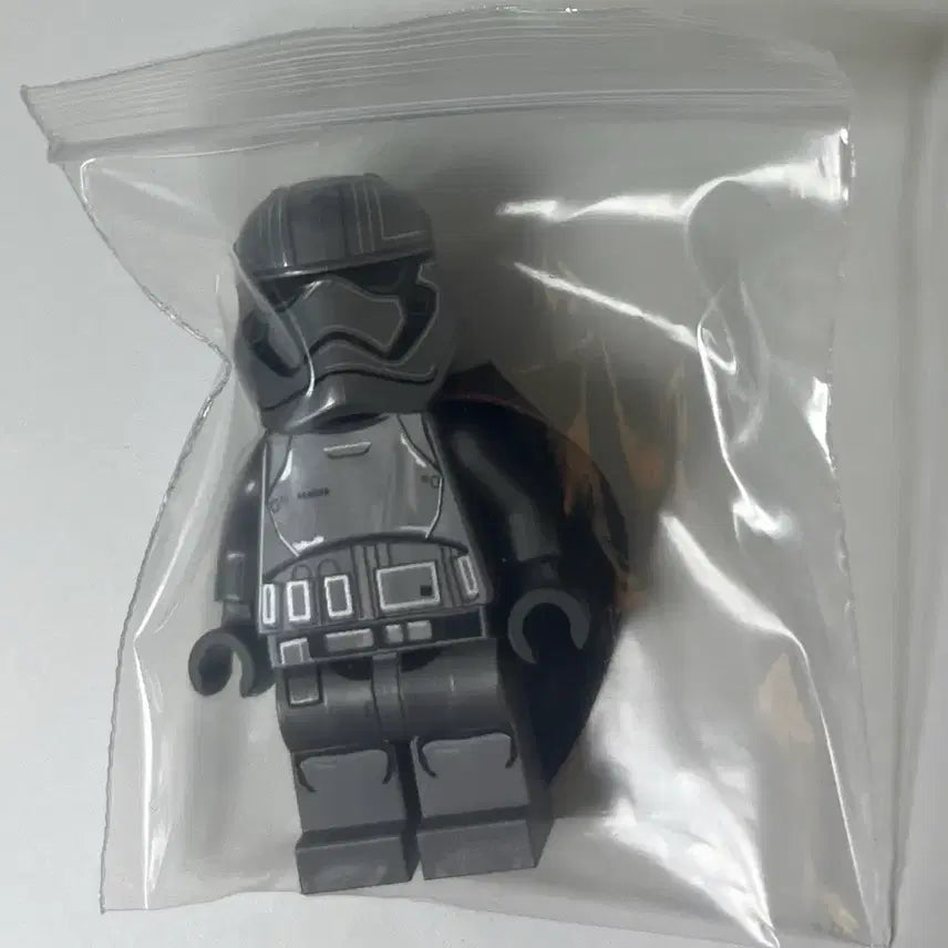 [BUNJANG] Lego Star Wars Captain Phasma Minifigure / 레고 스타워즈 캡틴 파스마 대위  미니피겨
