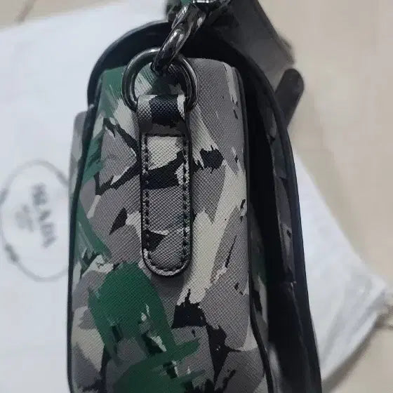 [BUNJANG] 마크제이콥스 카모 반달 크로스백/ 분크 버킷백 / 마크제이콥스 카모 반달 크로스백/ 분크 버킷백