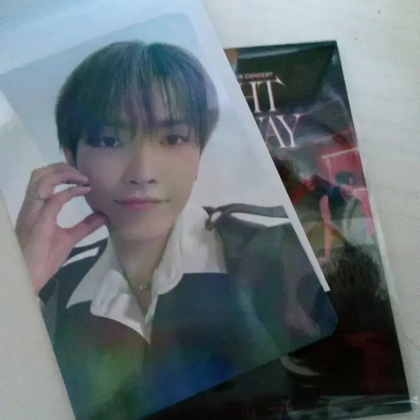 오늘만!!) 에이티즈 vr콘 홍중 포카 특전