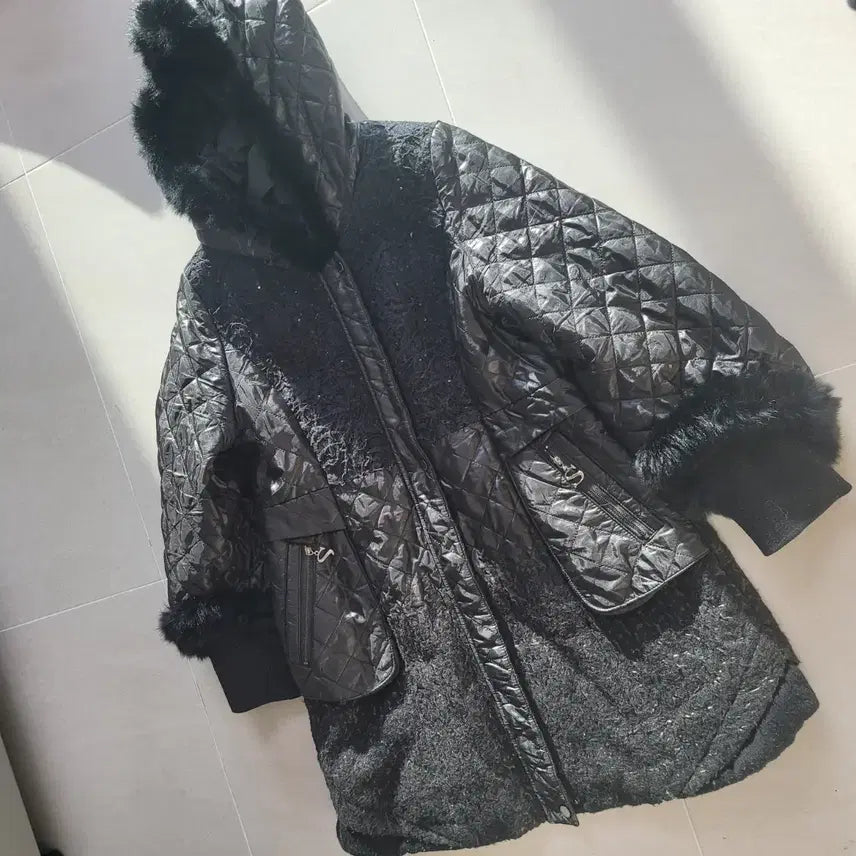 [BUNJANG] Sysmax Black Quilted Hooded Long Coat / 시스막스 렉스트리밍 블랙 퀼팅 후드 롱 코트