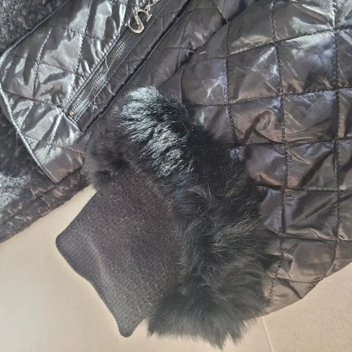 [BUNJANG] Sysmax Black Quilted Hooded Long Coat / 시스막스 렉스트리밍 블랙 퀼팅 후드 롱 코트