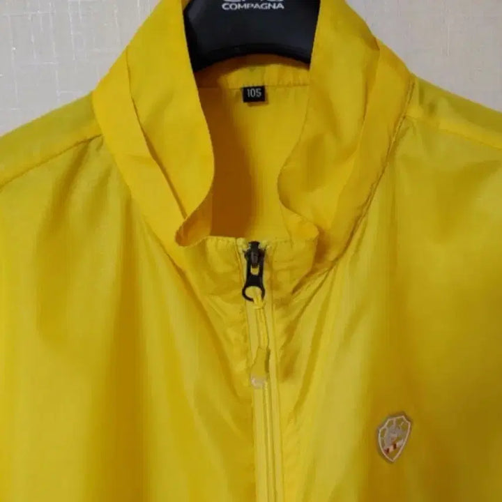 [BUNJANG] Unisex Yellow Windbreaker Jacket 105 / 바람막이 재킷 105 (남녀공용)