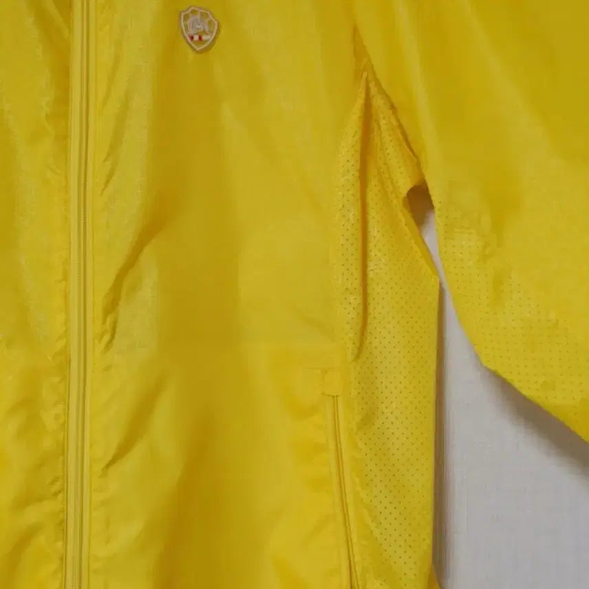 [BUNJANG] Unisex Yellow Windbreaker Jacket 105 / 바람막이 재킷 105 (남녀공용)