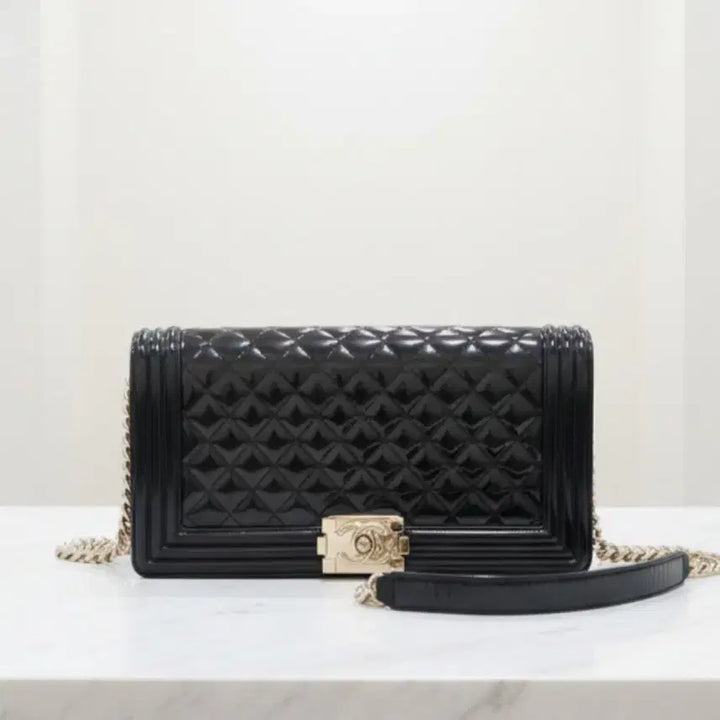 [BUNJANG] Chanel Boy Bag Large Black Patent Gold Hardware / 샤넬 보이백 라지 블랙 페이턴트 금장 22번대 한국명품감정원 감정완료