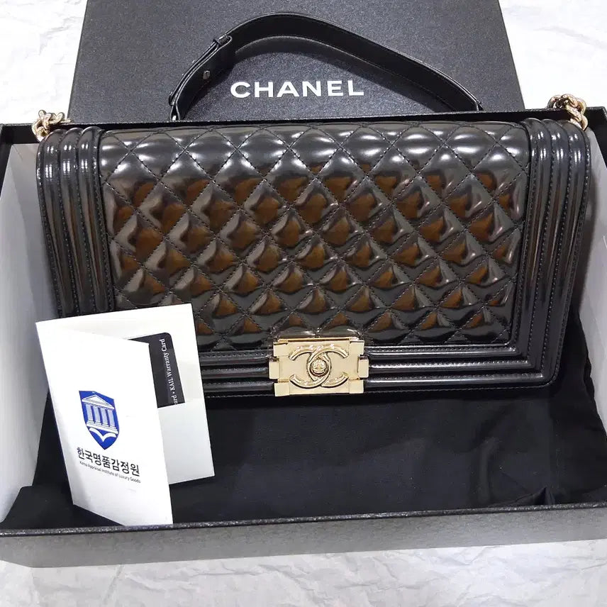[BUNJANG] Chanel Boy Bag Large Black Patent Gold Hardware / 샤넬 보이백 라지 블랙 페이턴트 금장 22번대 한국명품감정원 감정완료