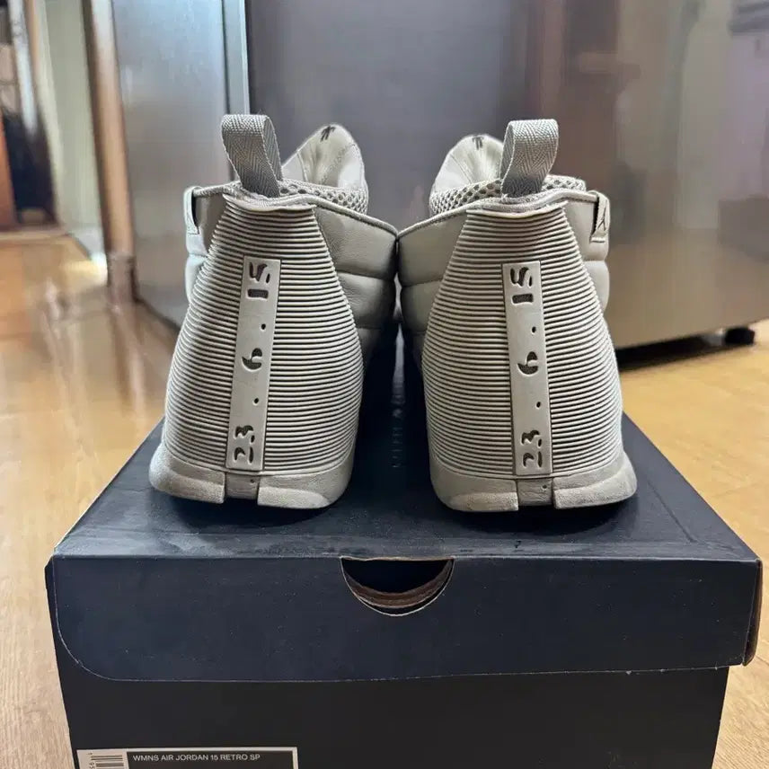 [BUNJANG] Billie Eilish Jordan 15 Retro SP Beige (Size 270CM) / 조던 15 x 빌리 아일리시 레트로 SP 베이지 270CM