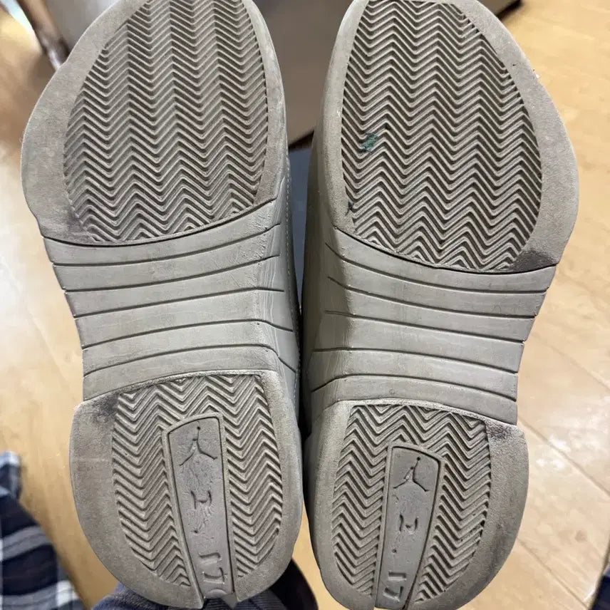 [BUNJANG] Billie Eilish Jordan 15 Retro SP Beige (Size 270CM) / 조던 15 x 빌리 아일리시 레트로 SP 베이지 270CM