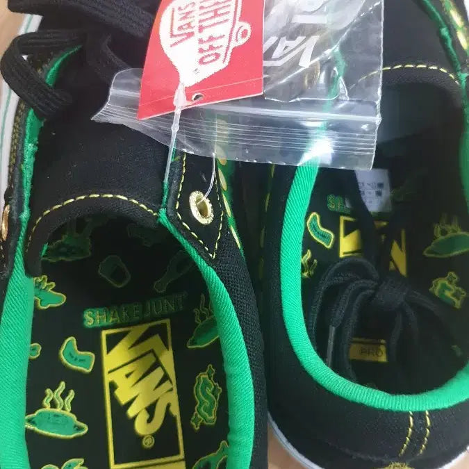 [BUNJANG] Shake Junt Vans Old Skool Pro Sneakers / [265] 반스 올드스쿨 프로 shake junt 새상품