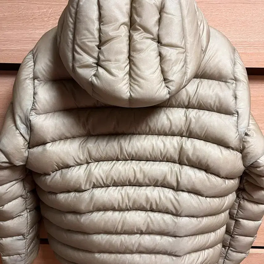 [BUNJANG] Sunlove Hooded Fly Light Down Padded Jacket / 썬러브 후디드 플라이 라이트 다운 패딩(스톤)