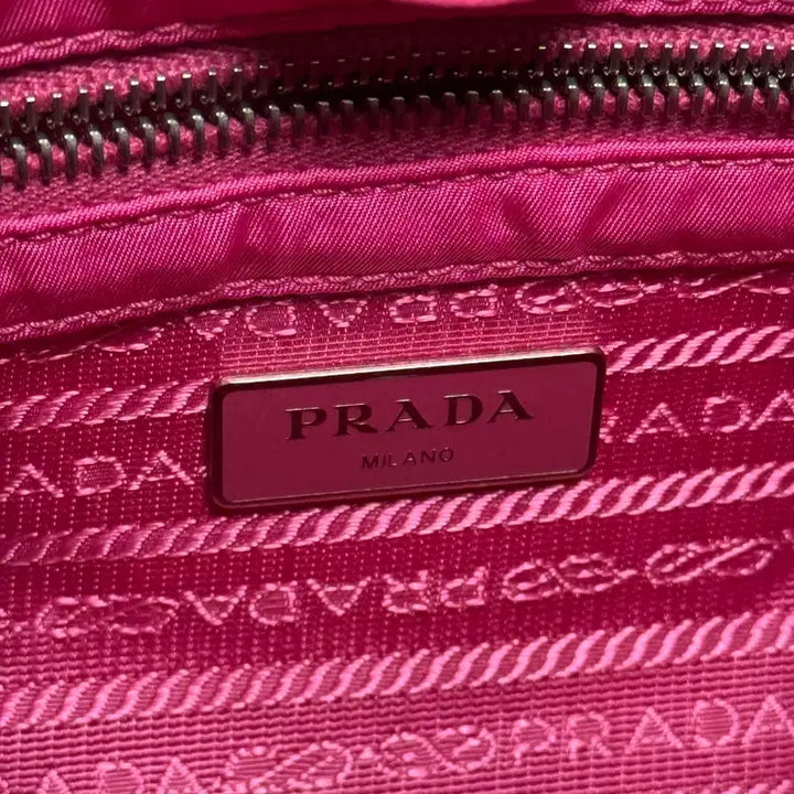 [BUNJANG] Prada Nylon Quilted Chain Shoulder Bag Like New / 프라다 가방 나일론 퀄팅 체인백 숄더백 거의 새것 (정품)