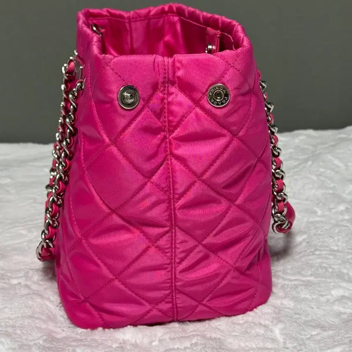 [BUNJANG] Prada Nylon Quilted Chain Shoulder Bag Like New / 프라다 가방 나일론 퀄팅 체인백 숄더백 거의 새것 (정품)