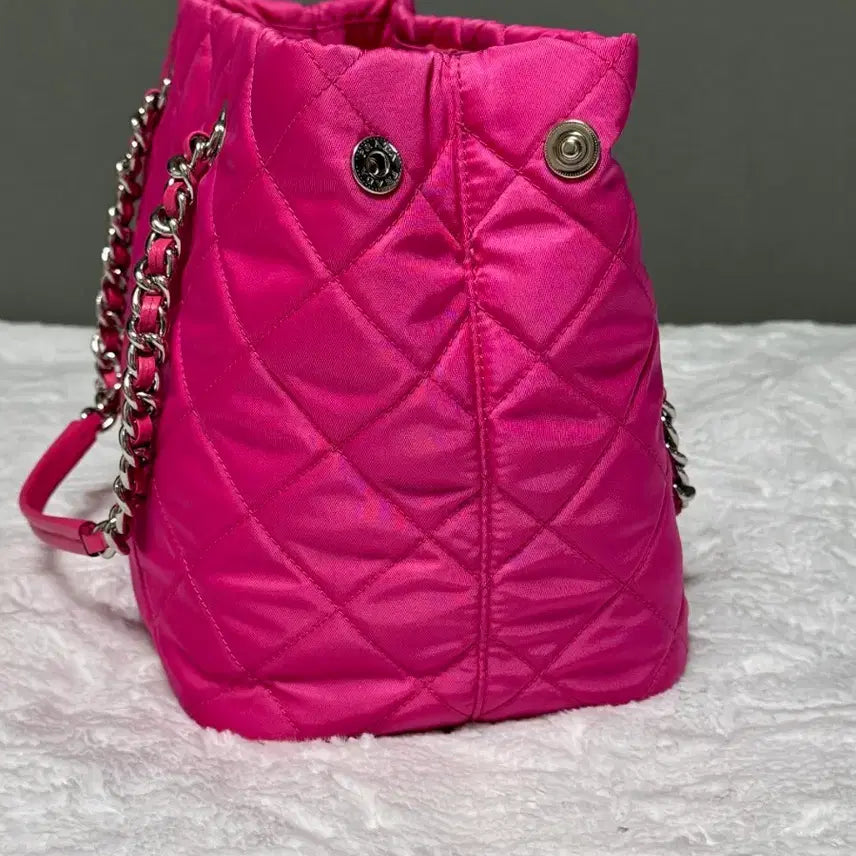 [BUNJANG] Prada Nylon Quilted Chain Shoulder Bag Like New / 프라다 가방 나일론 퀄팅 체인백 숄더백 거의 새것 (정품)