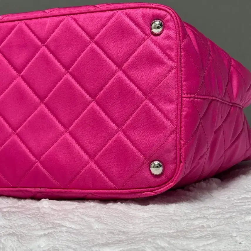 [BUNJANG] Prada Nylon Quilted Chain Shoulder Bag Like New / 프라다 가방 나일론 퀄팅 체인백 숄더백 거의 새것 (정품)