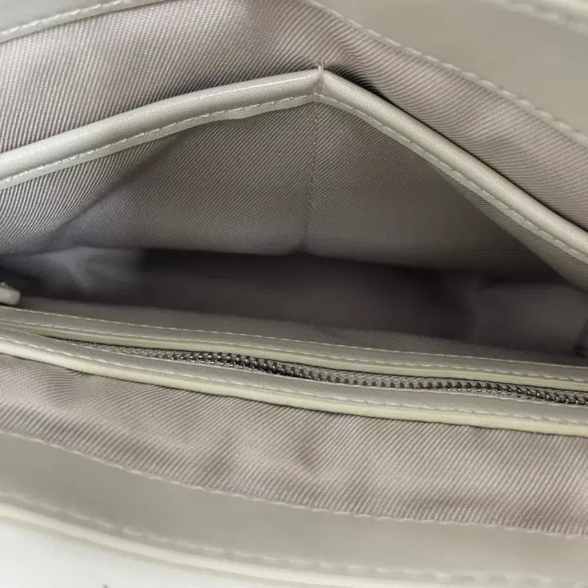 [BUNJANG] Stand Oil Fluffy Regular Bag / 스탠드오일 플러피백 Fluffy Regular