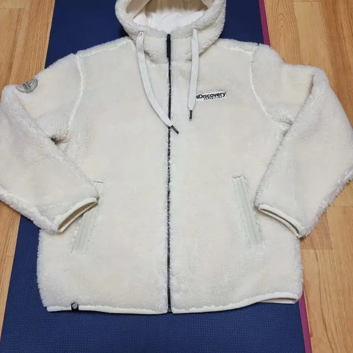 [SOLD OUT] 디스커버리 후드 뽀글이 크림 베이지 105 사이즈 점퍼 외투