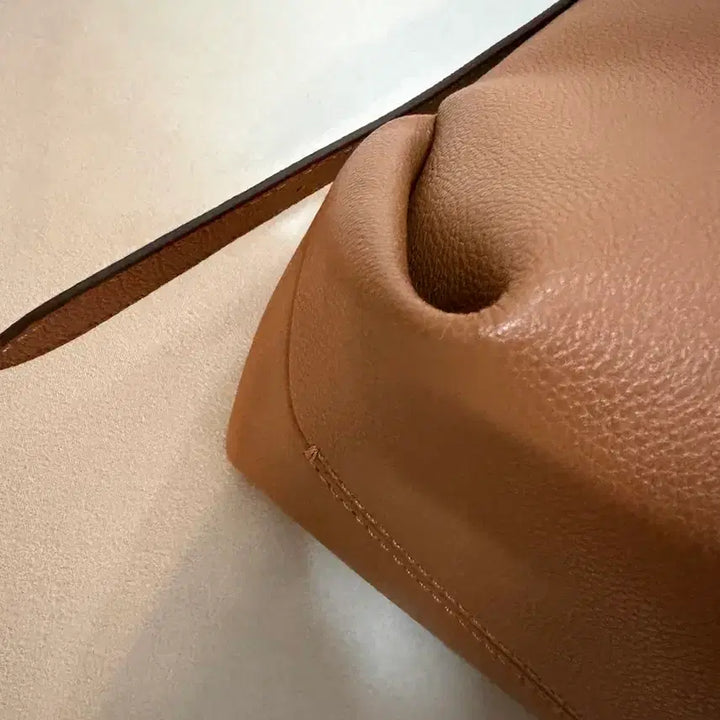 [BUNJANG] Banro Shoulder Bag Camel / 반로에 숄더백 카멜