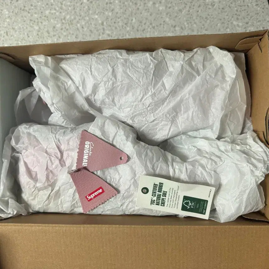 [BUNJANG] 6UK Clarks Wallabee Pink / [6UK]슈프림x클락스 왈라비 핑크