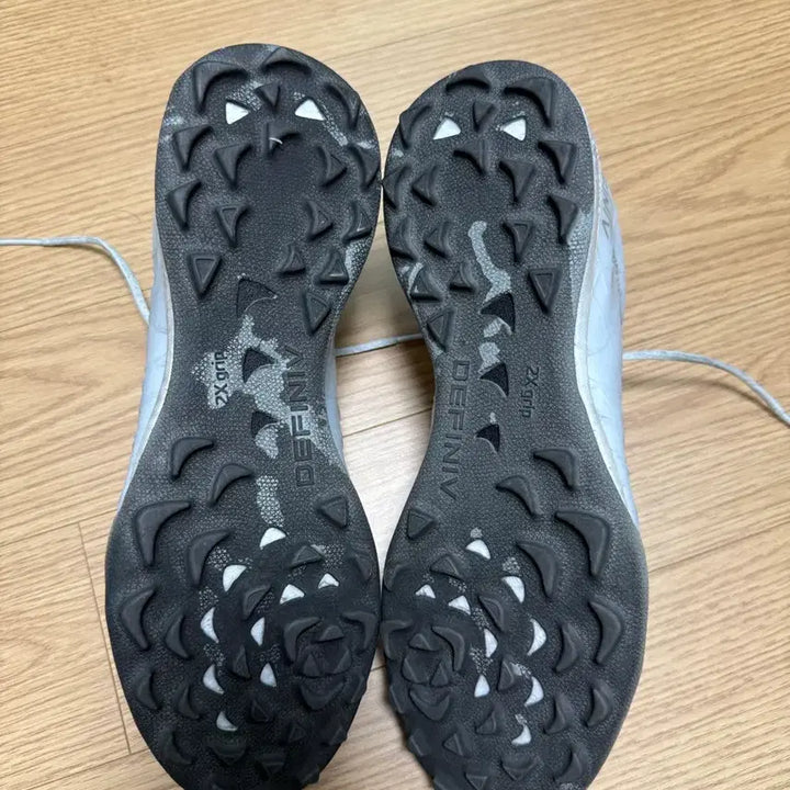 [BUNJANG] Definitive TF 260mm Soccer Cleats / 데피니브 sl tf 260 mm 판매