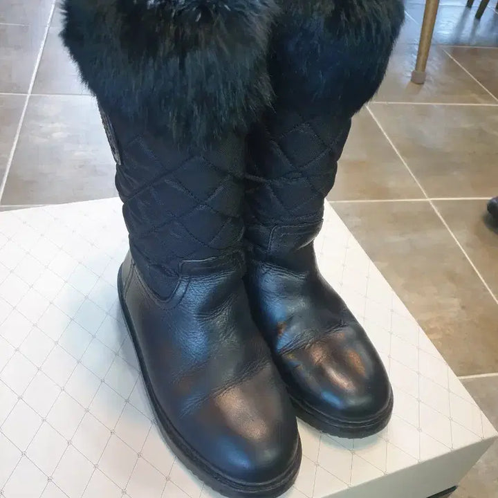 [BUNJANG] Tory Burch Fur Boots / 토리버치  털부츠250