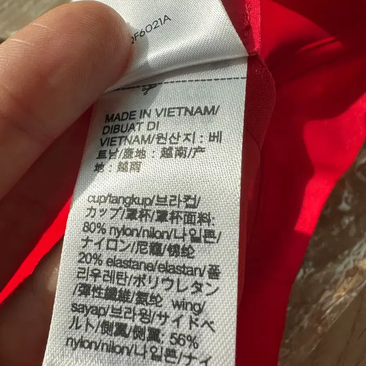 [BUNJANG] Calvin Klein Invisible Bra 34B Red / 캘빈클라인 인비저블 브라 34B 레드