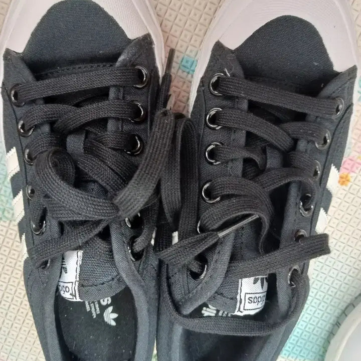 [BUNJANG] Nike & Adidas Sneakers 225 Bundle / 나이키 아디다스 운동화 225  두켤래