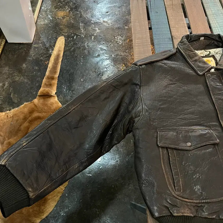 [BUNJANG] Hard Rock Cafe Seoul A2 Flight Jacket / 90s 하드락카페 서울 가죽 A2 플라이트 자켓 Made in Korea