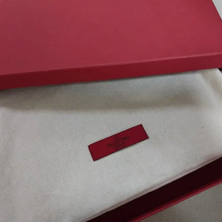 [BUNJANG] Valentino Candystud Clutch / 발렌티노 캔디스터드 클러치.