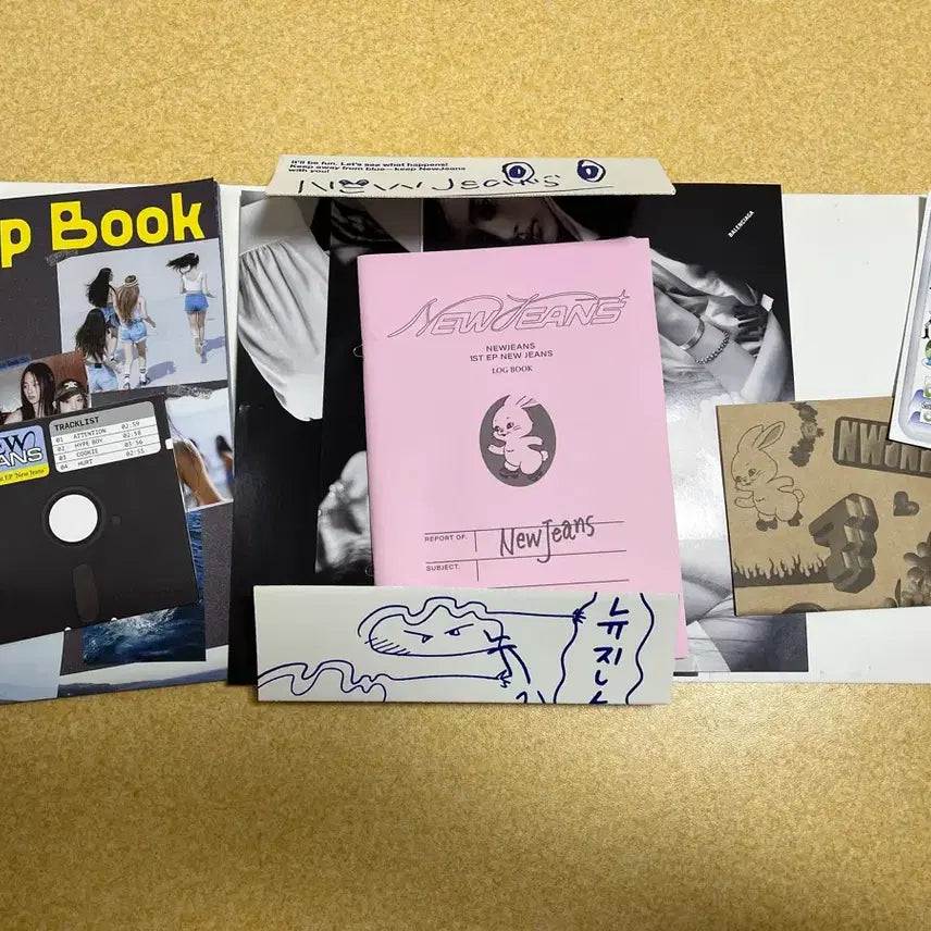 뉴진스 블루북 칠필싸인앨범