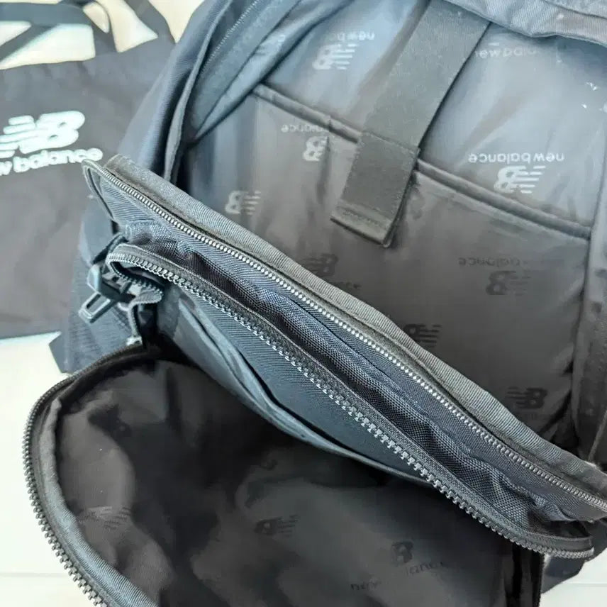 [BUNJANG] New Balance Black Backpack / 뉴발란스 검정 백팩