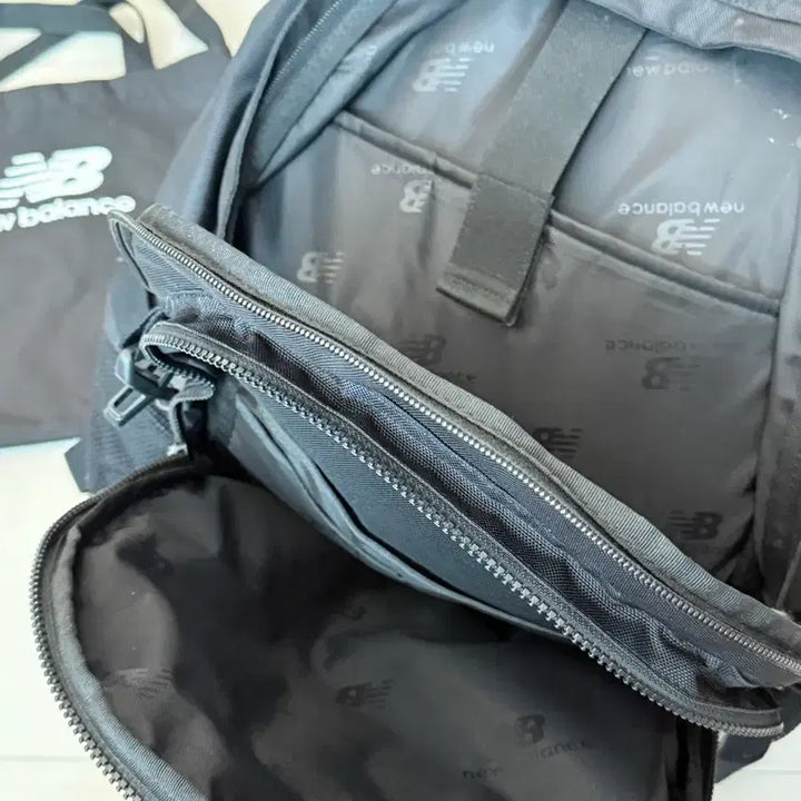 [BUNJANG] New Balance Black Backpack / 뉴발란스 검정 백팩