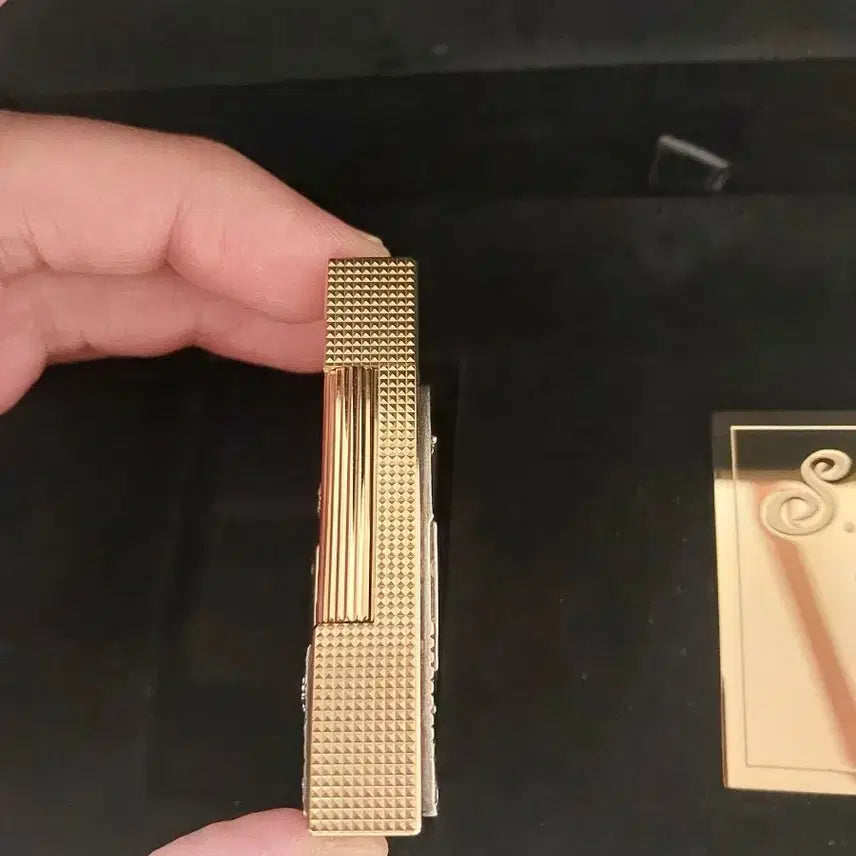 [BUNJANG] Dupont Limited Edition Hotel Particulier Gold Lighter / [새상품,한정판] 듀퐁라이터 리미티드 에디션 호텔 파티큘리에 금장 쌍불