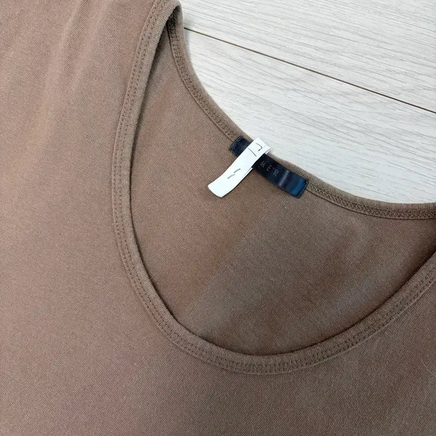 [BUNJANG] Umer U-Neck Cotton T-shirt / 유메르 U넥 코튼 박시티