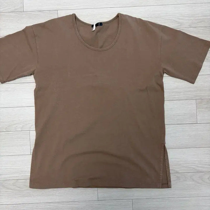 [BUNJANG] Umer U-Neck Cotton T-shirt / 유메르 U넥 코튼 박시티