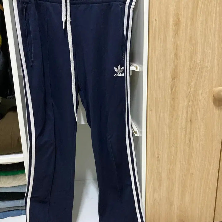 [BUNJANG] Adidas Europa Navy L / 아디다스 유로파 네이비 L