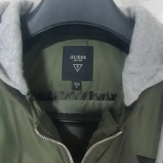 [BUNJANG] GUESS Hooded Down Padded Jacket / 게스 GUESS 후드 다운패딩