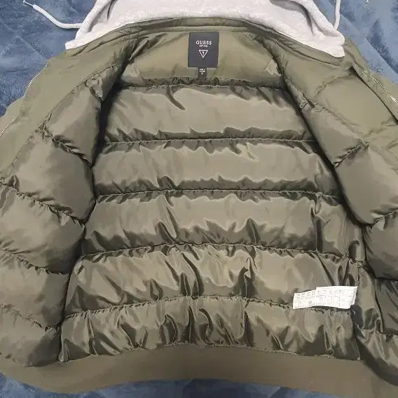 [BUNJANG] GUESS Hooded Down Padded Jacket / 게스 GUESS 후드 다운패딩